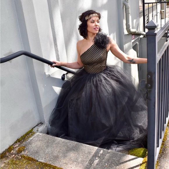 Handmade One Shoulder Black Tulle Ballgown with Asymmetrical Neckline (size 6) - Picture 3 of 12